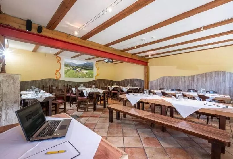 Retkeilymaja Berghütte Burgweghof Jugendgästehaus