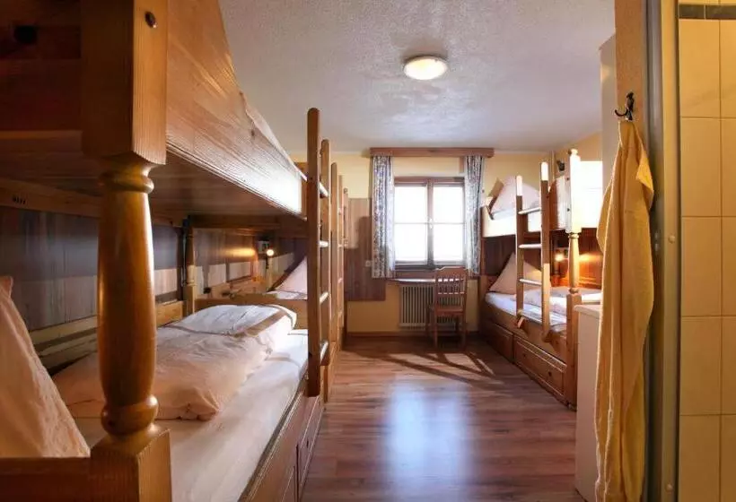 Retkeilymaja Berghütte Burgweghof Jugendgästehaus