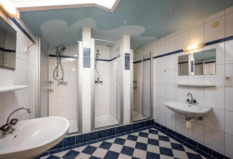 Общежитие Berghütte Burgweghof Jugendgästehaus