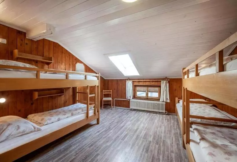 Retkeilymaja Berghütte Burgweghof Jugendgästehaus