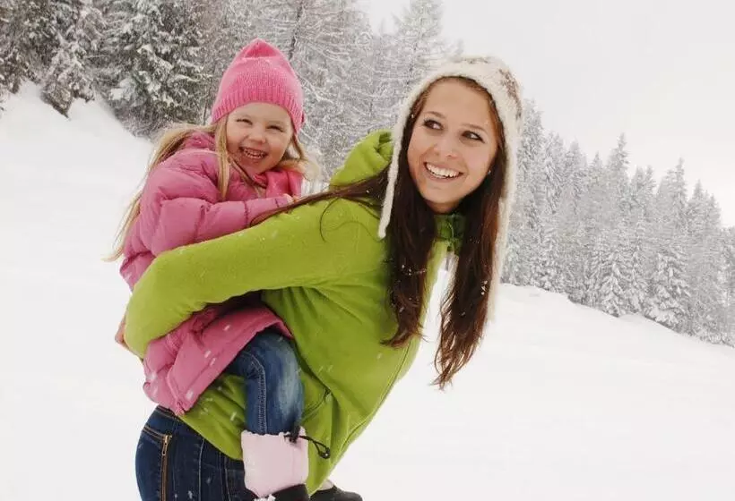 Retkeilymaja Berghütte Burgweghof Jugendgästehaus