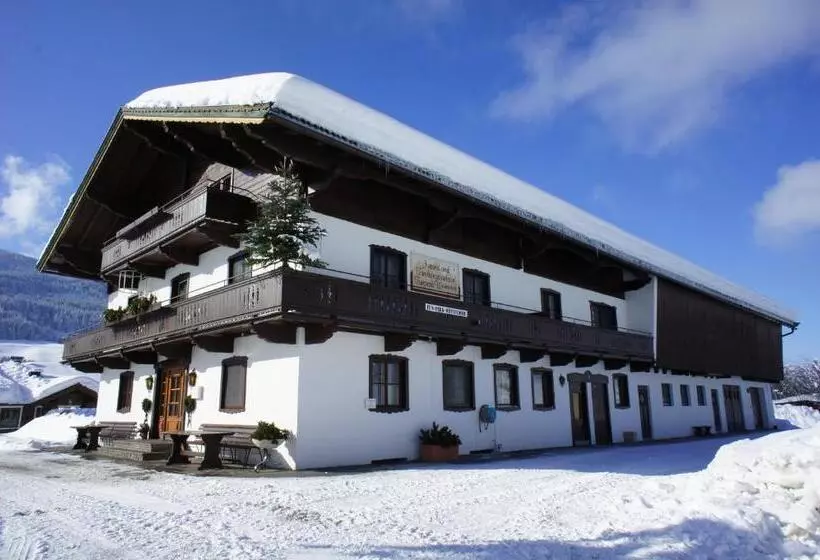 Retkeilymaja Berghütte Burgweghof Jugendgästehaus