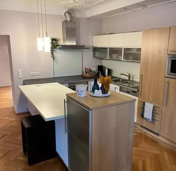 ユースホステル Taferne In Köstendorf   Ferienwohnung Monteurzimmer