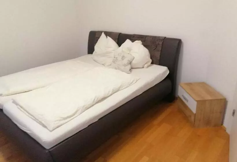 ユースホステル Taferne In Köstendorf   Ferienwohnung Monteurzimmer
