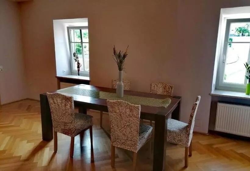 ユースホステル Taferne In Köstendorf   Ferienwohnung Monteurzimmer