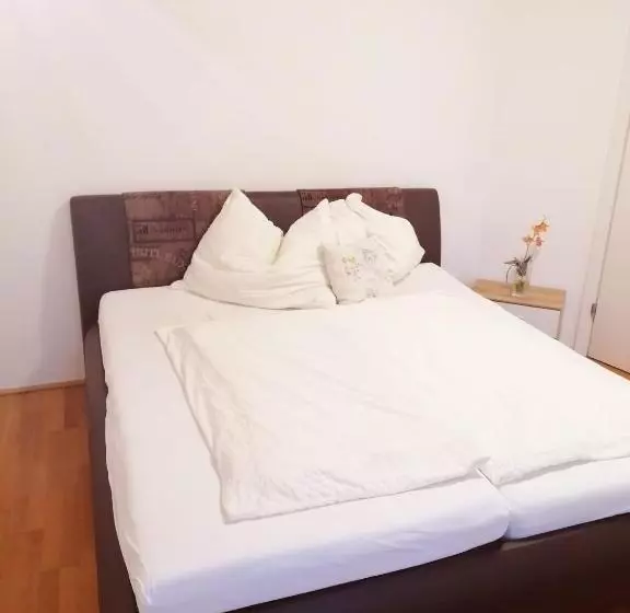ユースホステル Taferne In Köstendorf   Ferienwohnung Monteurzimmer