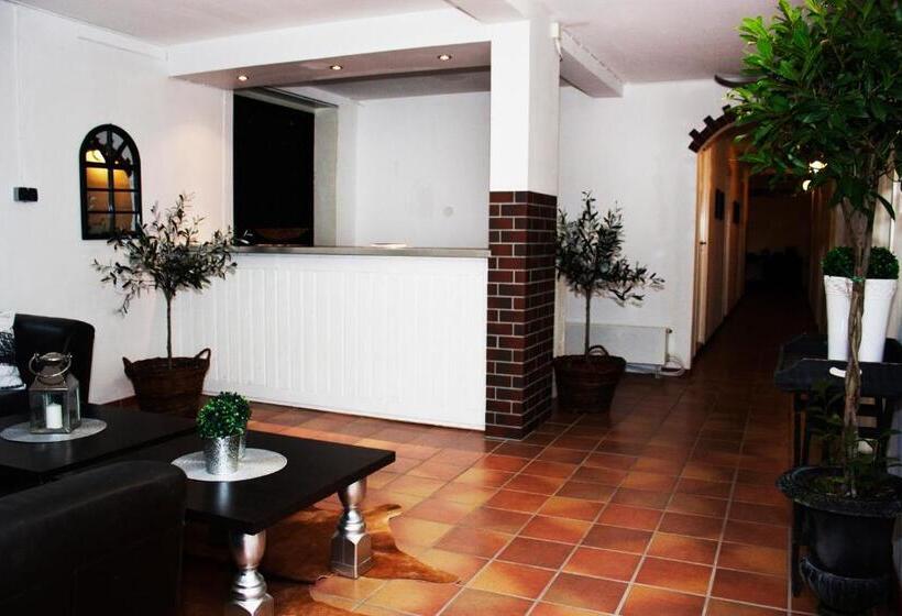 Bed And Breakfast 33