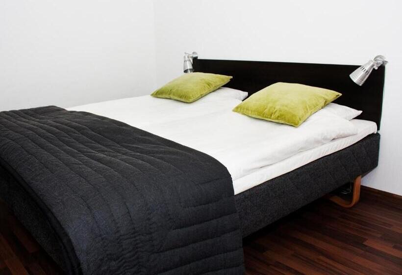 Bed And Breakfast 33