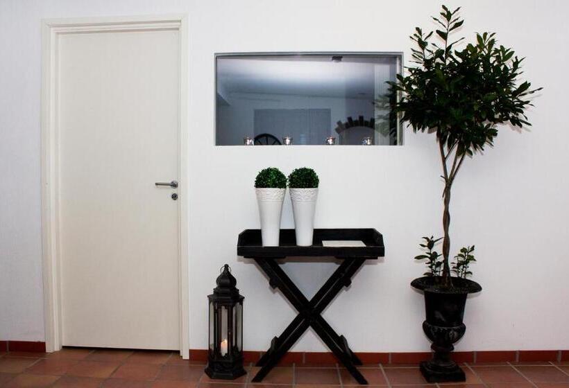 Bed And Breakfast 33