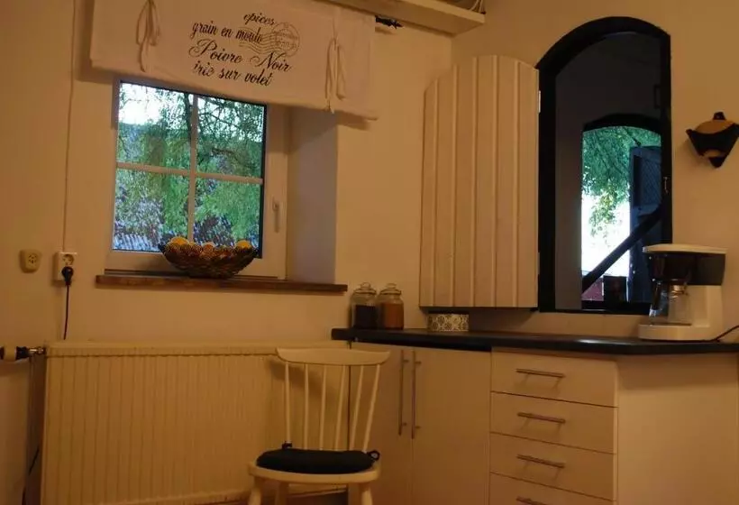 Bed And Breakfast 33