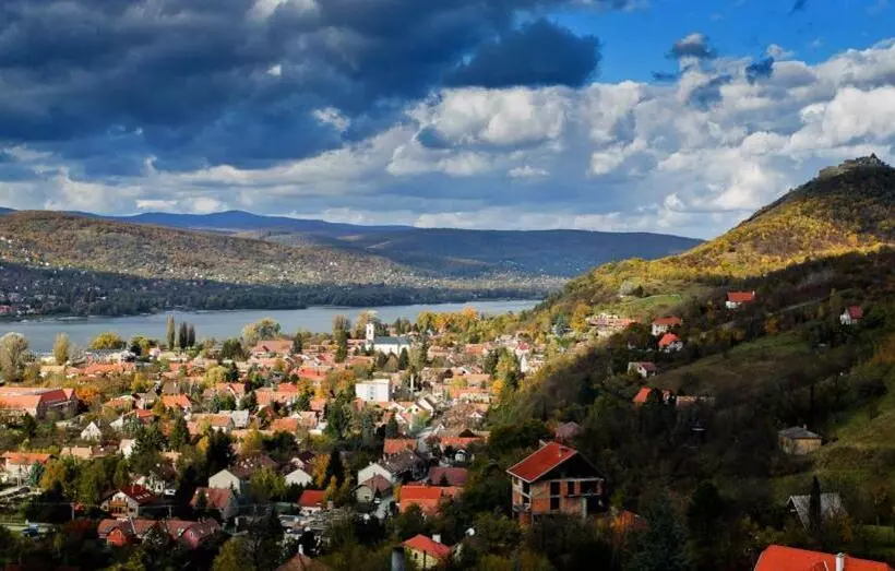 Aamiaismajoitus (B&B) Holló Panzió