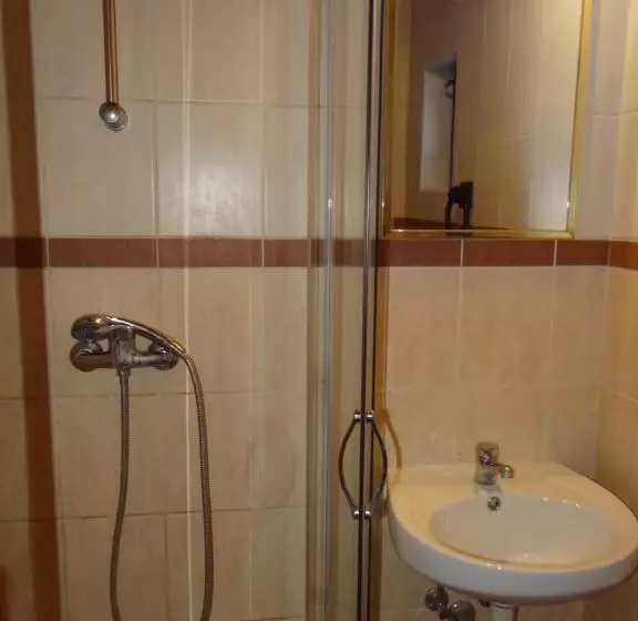 Aamiaismajoitus (B&B) Holló Panzió