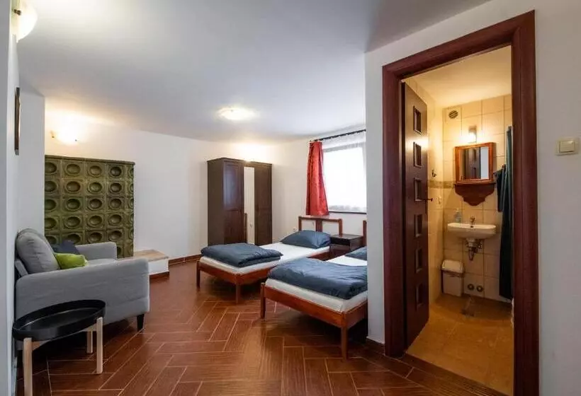 Aamiaismajoitus (B&B) Holló Panzió