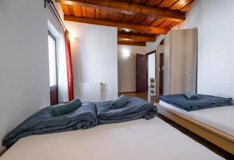 Aamiaismajoitus (B&B) Holló Panzió