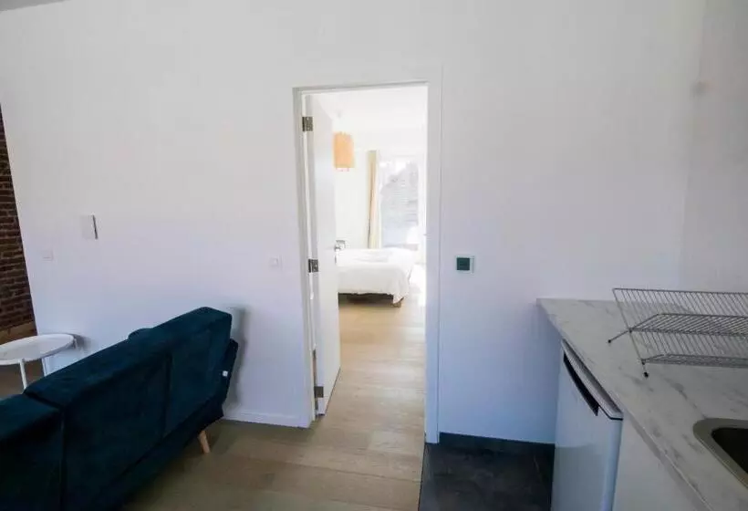 ベッドアンドブレックファースト Smart Appart   Midi