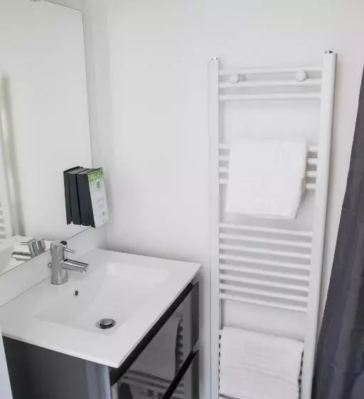 ベッドアンドブレックファースト Smart Appart   Midi