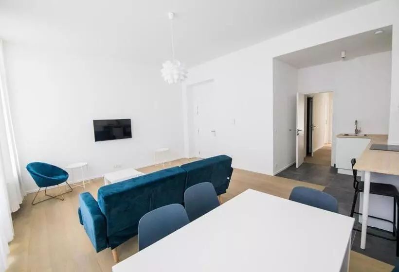 ベッドアンドブレックファースト Smart Appart   Midi