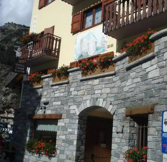 Hotelli Albergo Croce Bianca