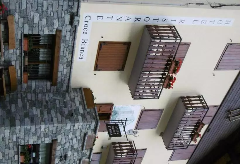 Hotelli Albergo Croce Bianca