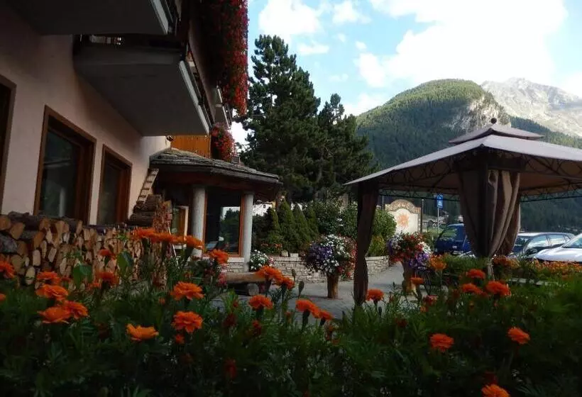 Hotelli Albergo Du Soleil