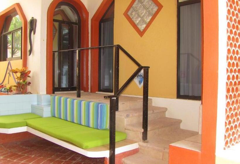 Отель La Paloma Oceanfront Retreat