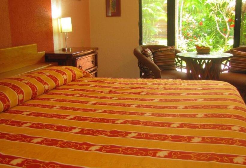 Отель La Paloma Oceanfront Retreat