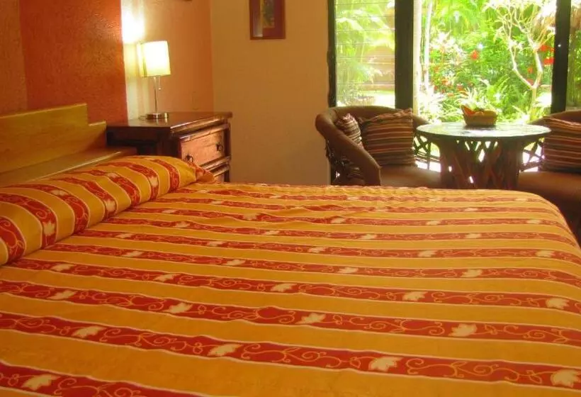 Hotelli La Paloma Oceanfront Retreat