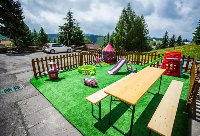 Hotelli Penzión Limba Donovaly