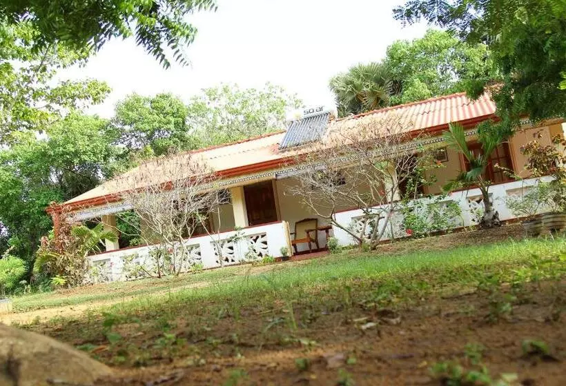 Kamlo Beach Resort