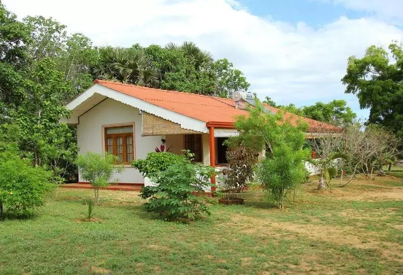 Kamlo Beach Resort