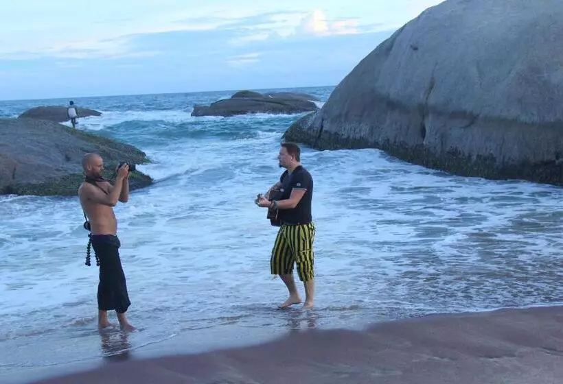 Kamlo Beach Resort
