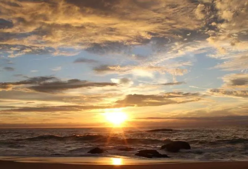Kamlo Beach Resort