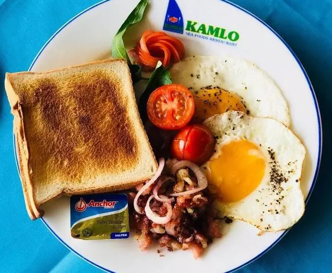 Kamlo Beach Resort