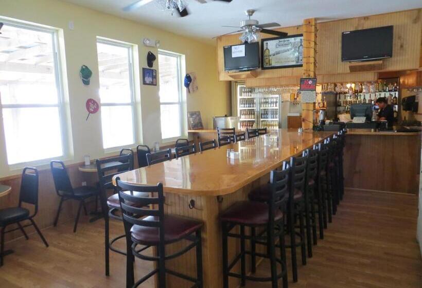 Motel White Sands Inn, Marina, Bar & Grill