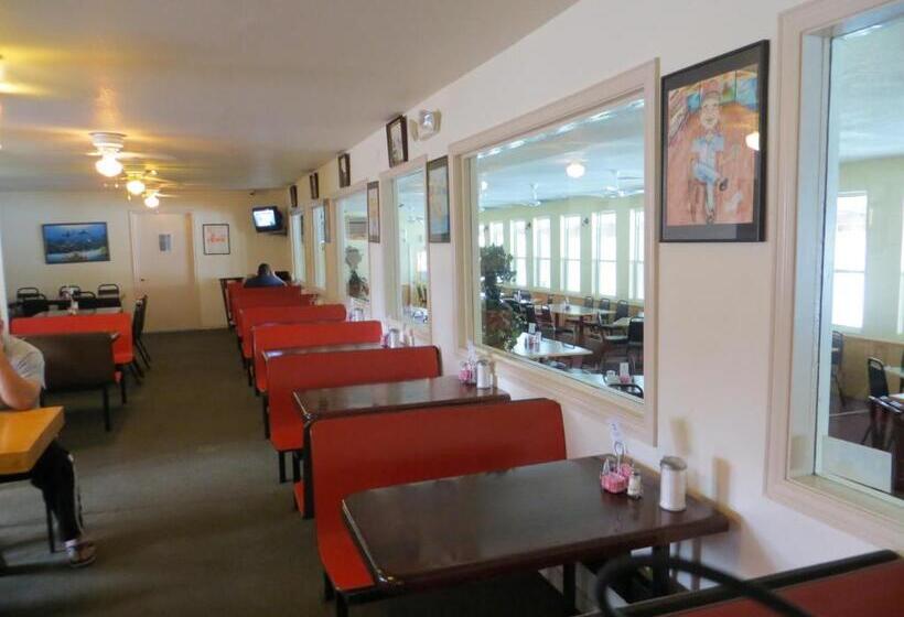 Motel White Sands Inn, Marina, Bar & Grill