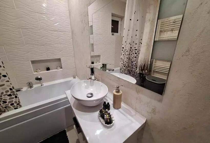 Majatalo Dominic House