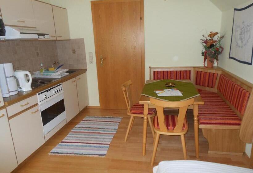 פנסיון Gästehaus Macheiner