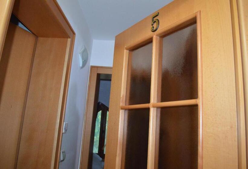 پانسیون Guest House Vila Horizont