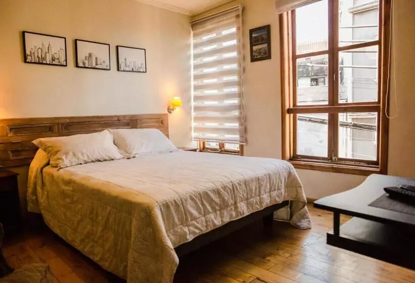 پانسیون Hostal Mito