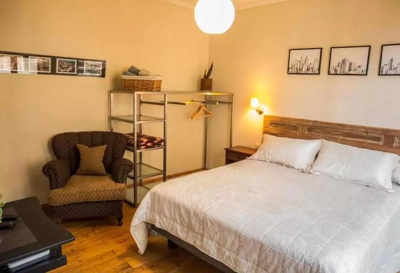 پانسیون Hostal Mito