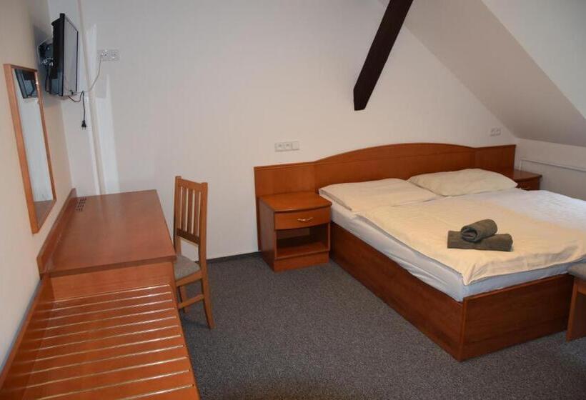 膳宿费 Penzion Anna