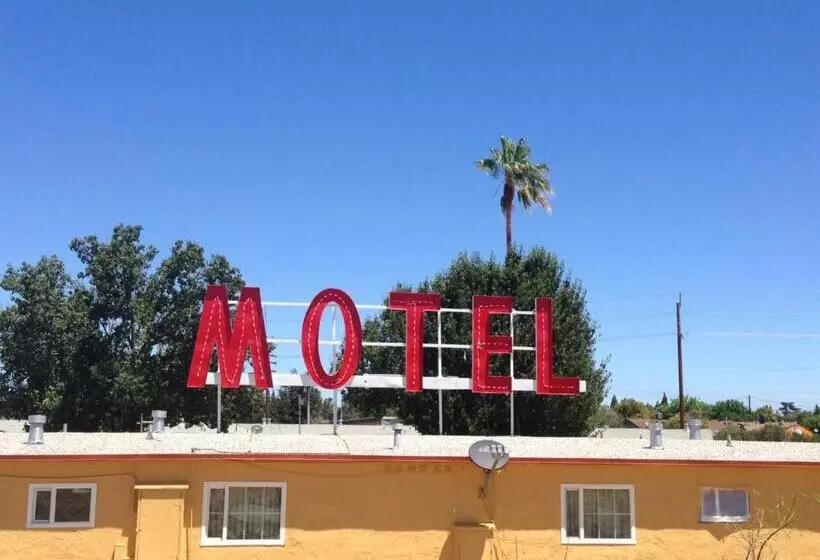 Valley Motel