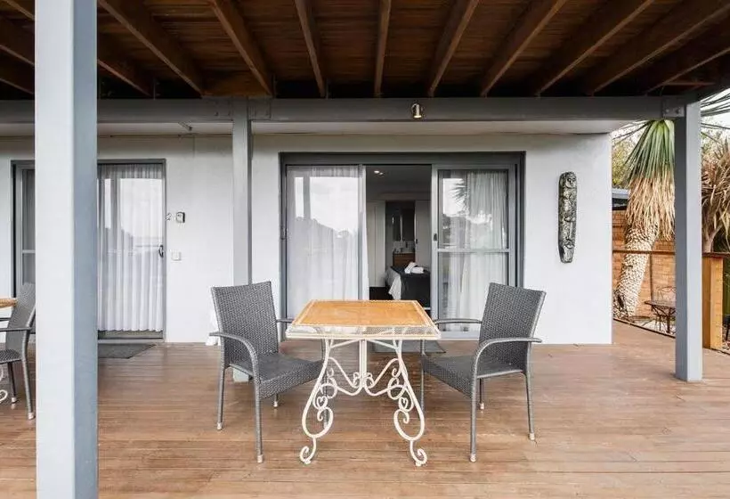 Retkeilymaja Ananda 1  Bliss By The Sea