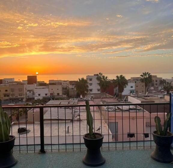 Общежитие Dinosaur Anza Surf House