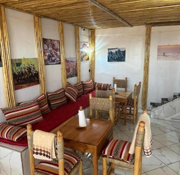 Общежитие Dinosaur Anza Surf House