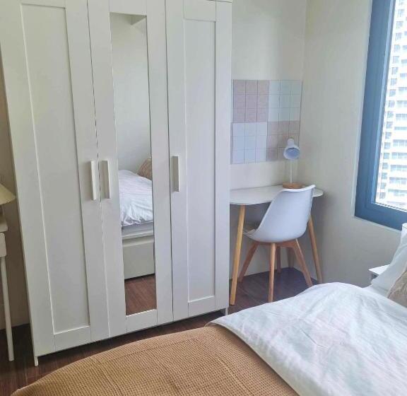 Austria Suites At Air Residences