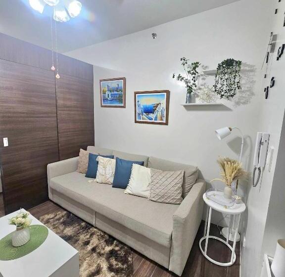 Austria Suites At Air Residences