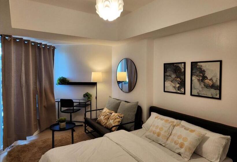 Bed and Breakfast Black And Sexy Studio In Azure