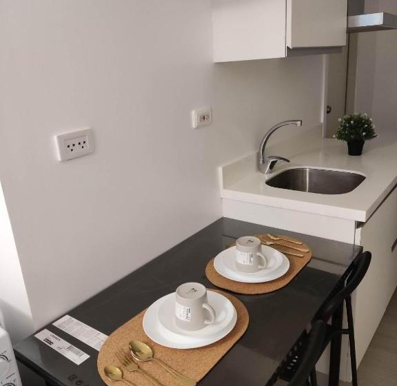 Bed and Breakfast Black And Sexy Studio In Azure