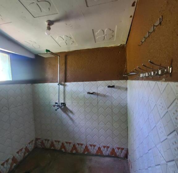 تختخواب و صبحانه Luxurious Haven Maasai Mara Safari Camp In Kenya